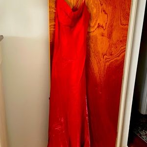 Betsy and Adam-Women Elegance evening gown sculpt and flatter your figure. XL